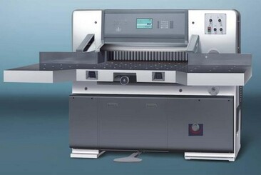 CD-J1300A 压裁纸机- 东莞市诚大机械科技有限公司